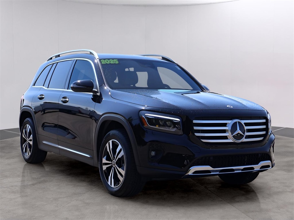 2025 Mercedes Benz GLB 250 4MATIC photo 3