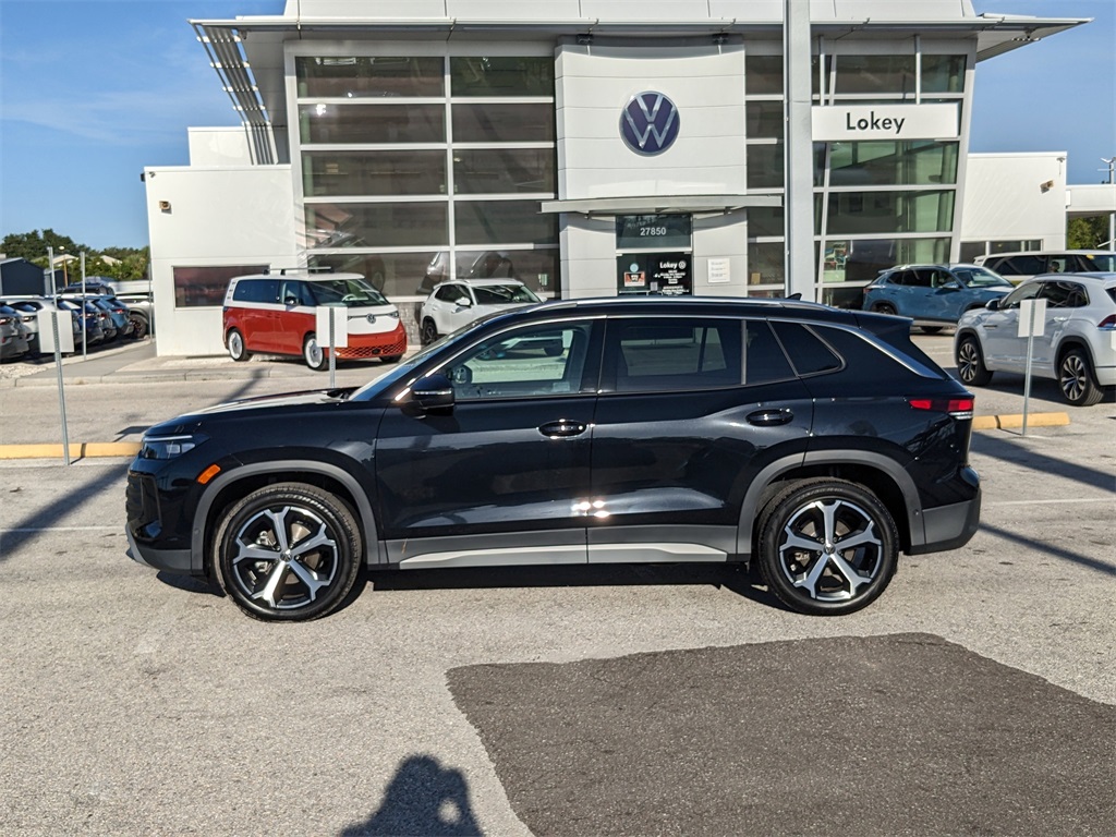 2025 Volkswagen Tiguan SE photo 4