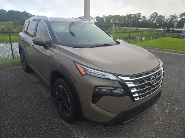 2024 Nissan Rogue SV's photo