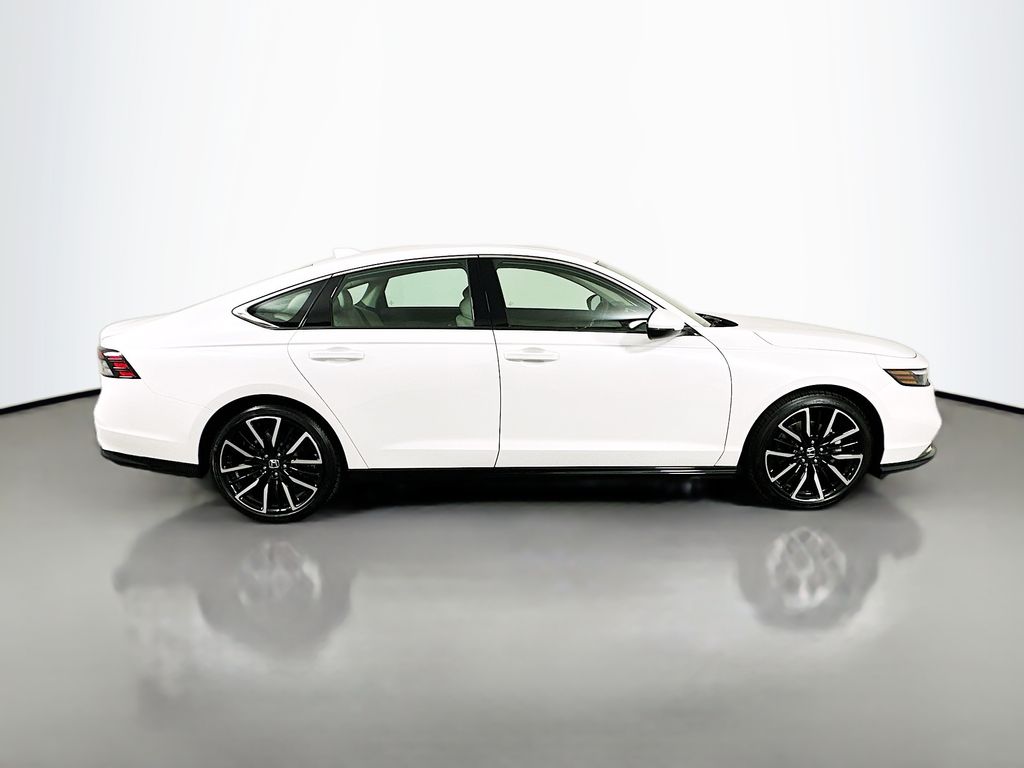 2025 Honda Accord Hybrid Touring photo 4