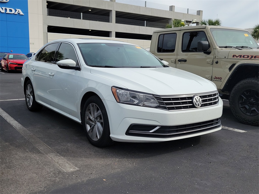 2018 Volkswagen Passat SE's photo