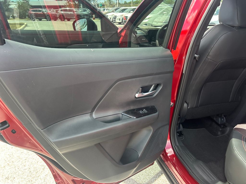 2026 Nissan Kicks SR photo 15