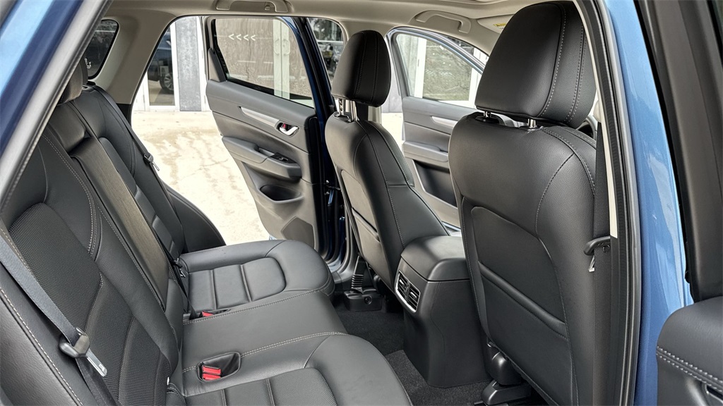 2023 Mazda CX-5 2.5 S Preferred photo 32