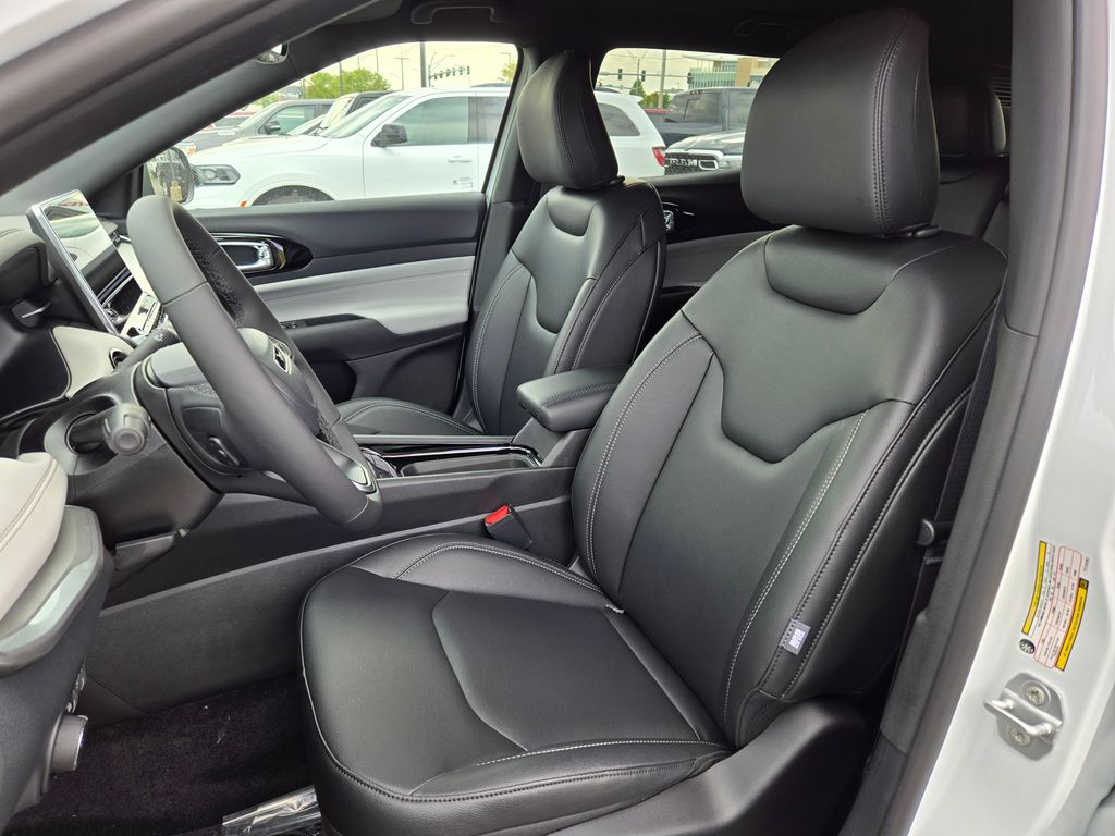 2026 Jeep Compass Limited photo 12