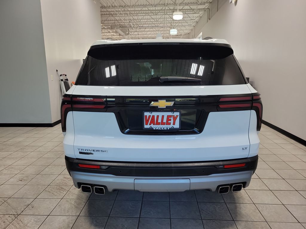 2024 Chevrolet Traverse photo 4