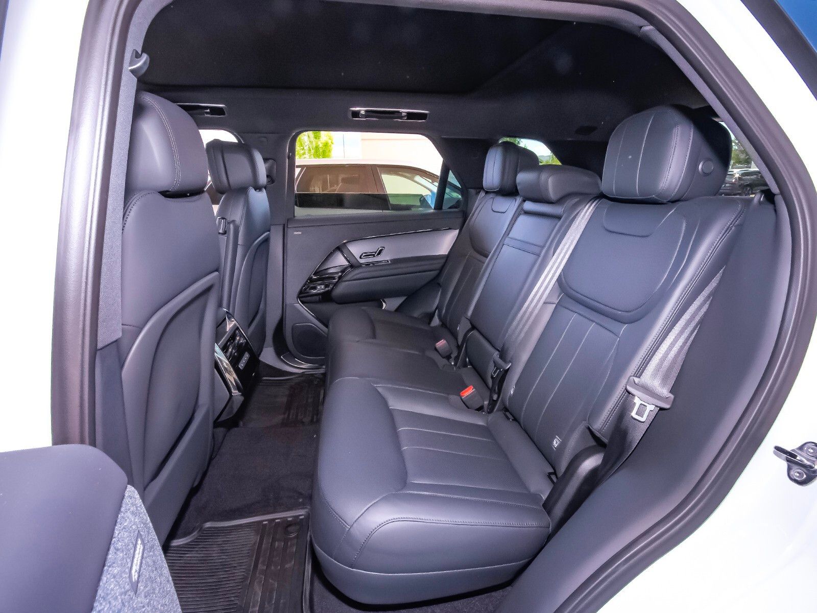 2025 Land Rover Range Rover Sport SE photo 39