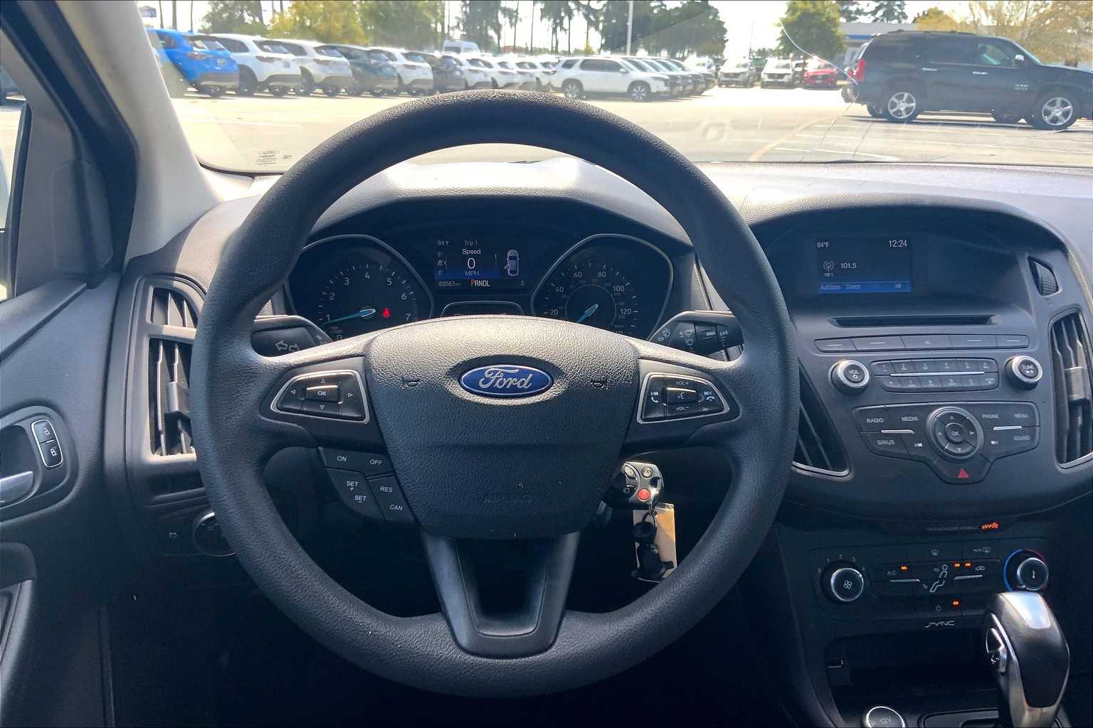 2016 Ford Focus SE photo 4