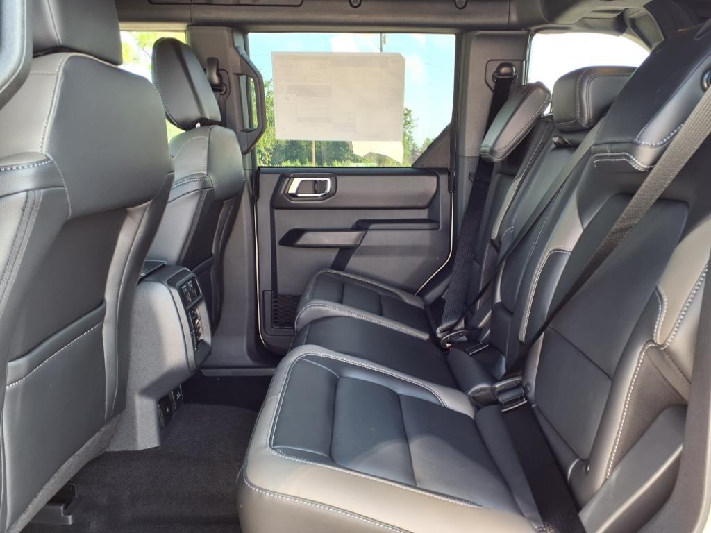 2025 Ford Bronco Outer Banks photo 23