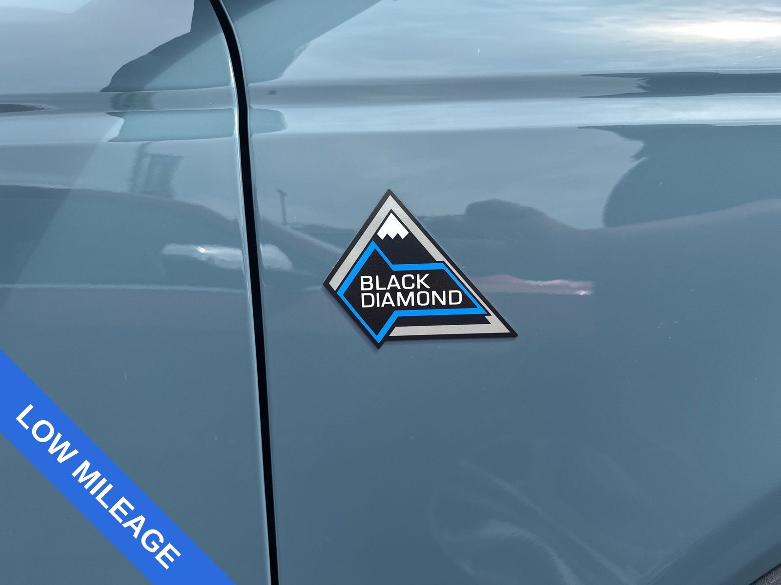 2022 Ford Bronco Black Diamond photo 4