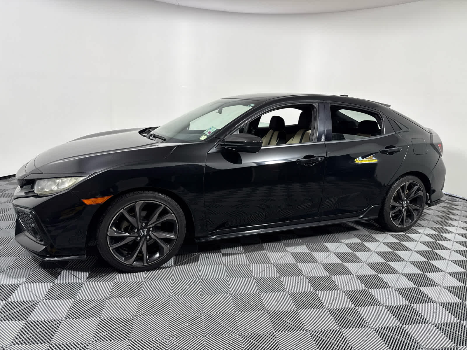 2018 Honda Civic Hatchback Sport photo 11