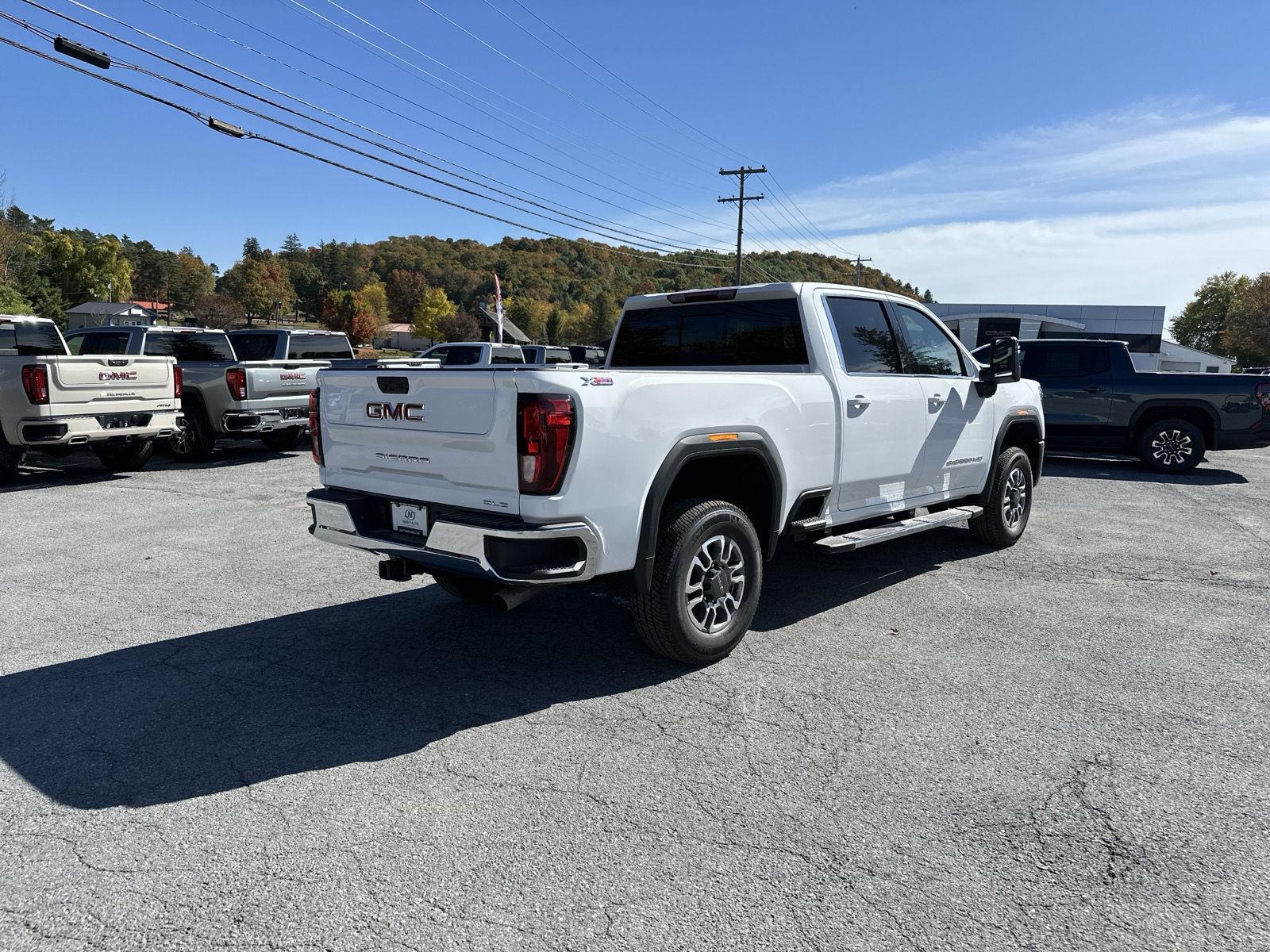 2026 Gmc Sierra 2500 HD SLE photo 3