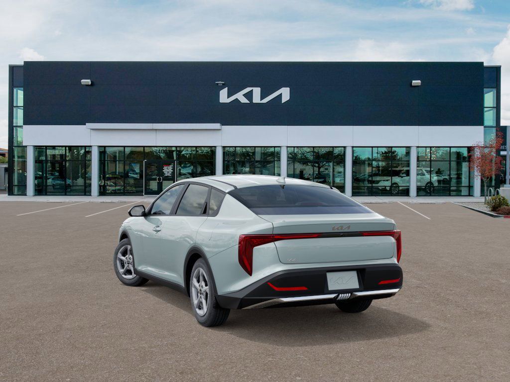 2025 Kia K4 LXS photo 4