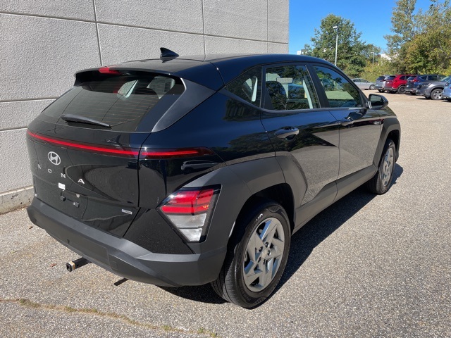 2025 Hyundai Kona SE photo 4