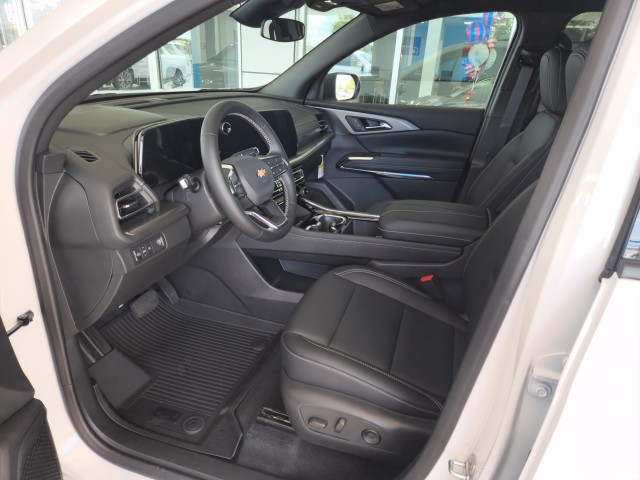 2025 Chevrolet Traverse photo 4