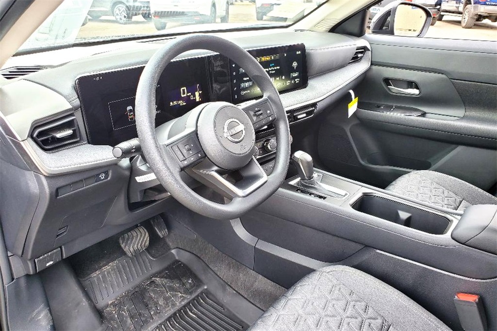 2025 Nissan Kicks SV photo 6
