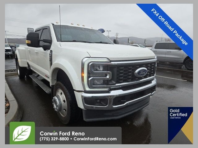 2024 Ford F-450 Super Duty Lariat's photo