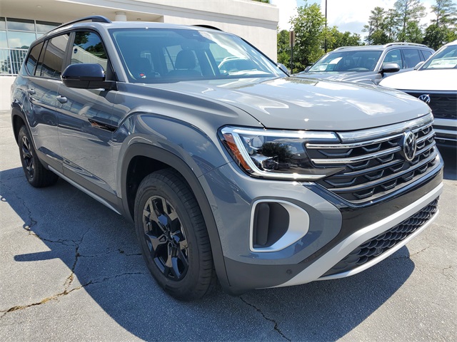 2026 Volkswagen Atlas Peak Edition SE photo 3