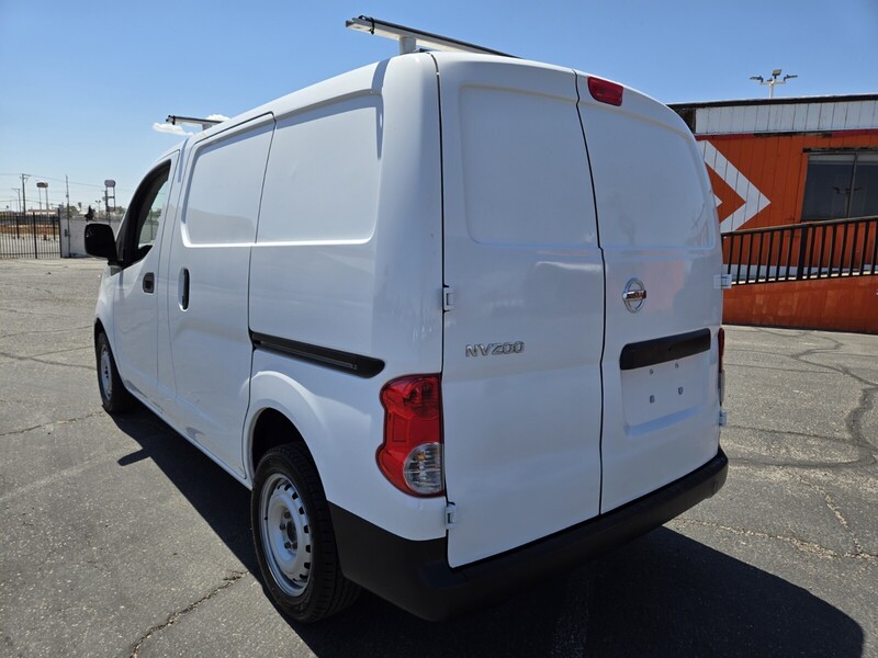 2019 Nissan NV200 S photo 2