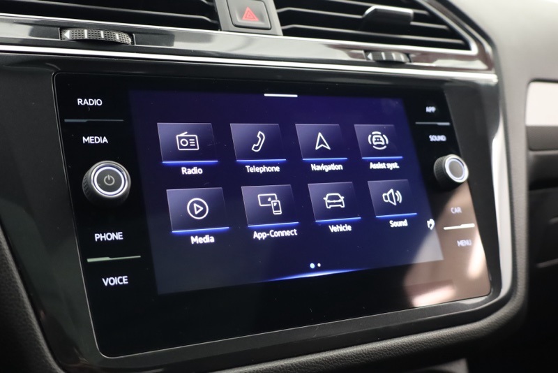 2024 Volkswagen Tiguan SE R-Line Black photo 16