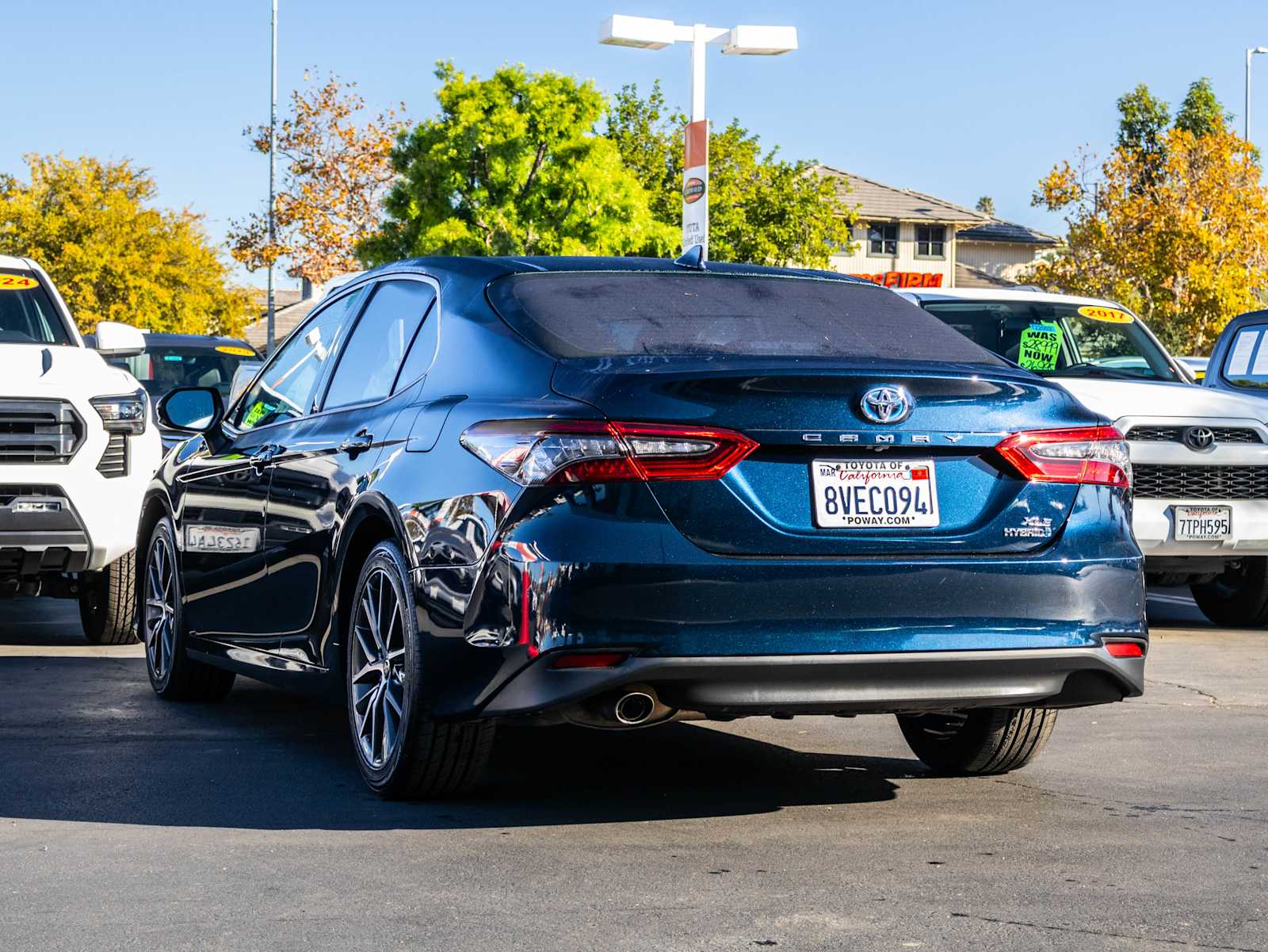 2021 Toyota Camry Hybrid XLE photo 4