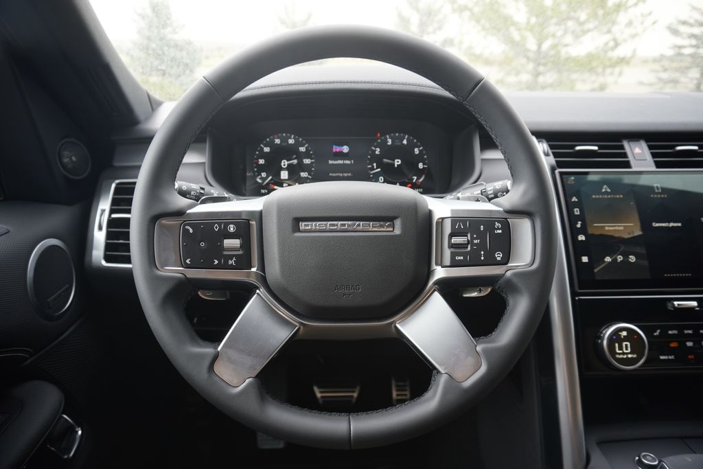 2025 Land Rover Discovery SE photo 10