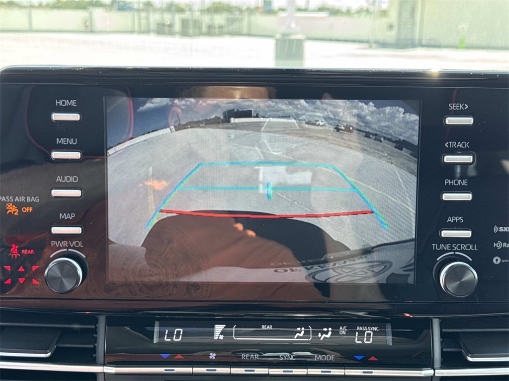 2024 Toyota Sienna LE photo 24
