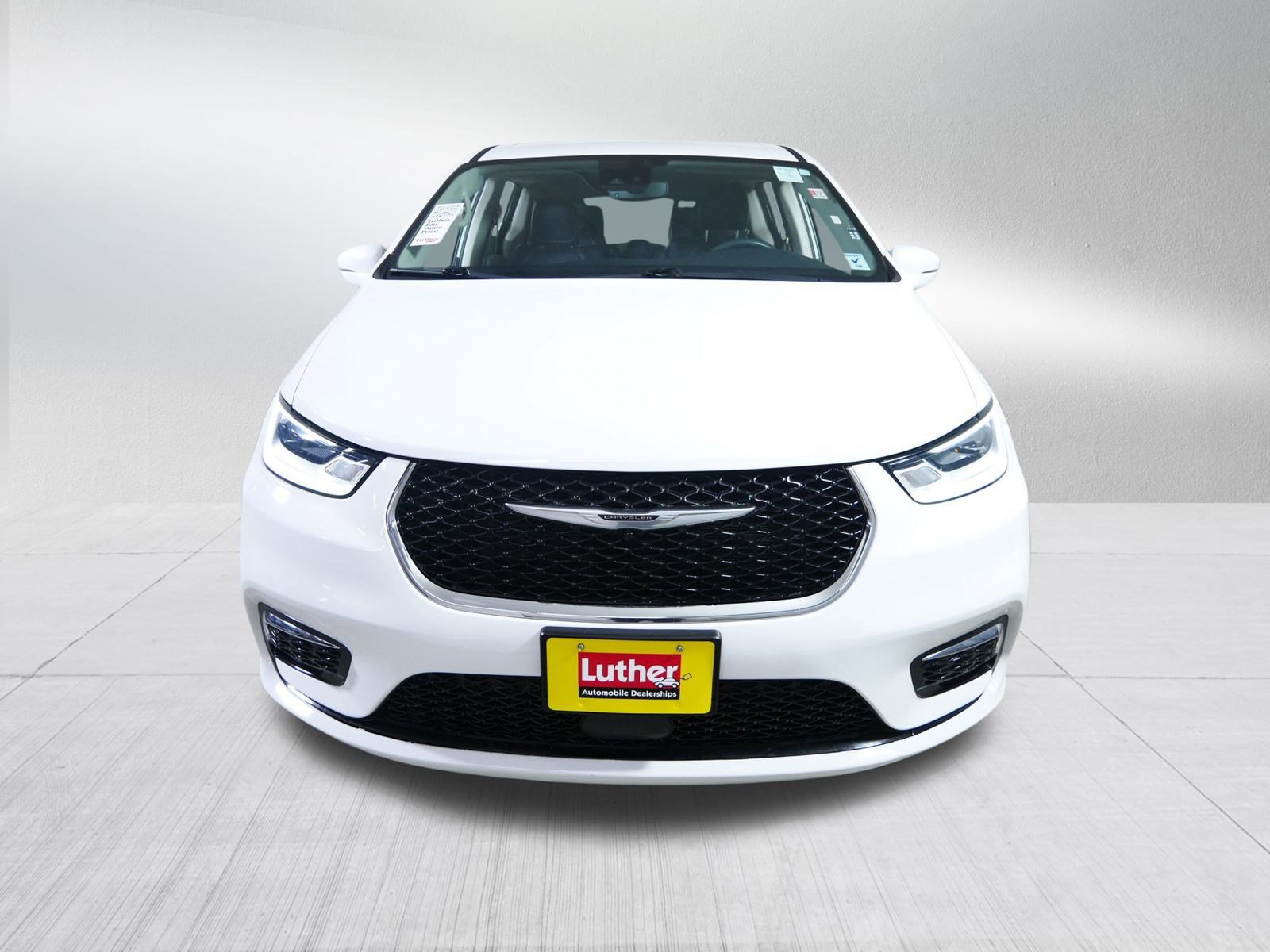 Used 2022 Chrysler Pacifica Hybrid Touring L with VIN 2C4RC1L76NR137048 for sale in Brooklyn Center, Minnesota