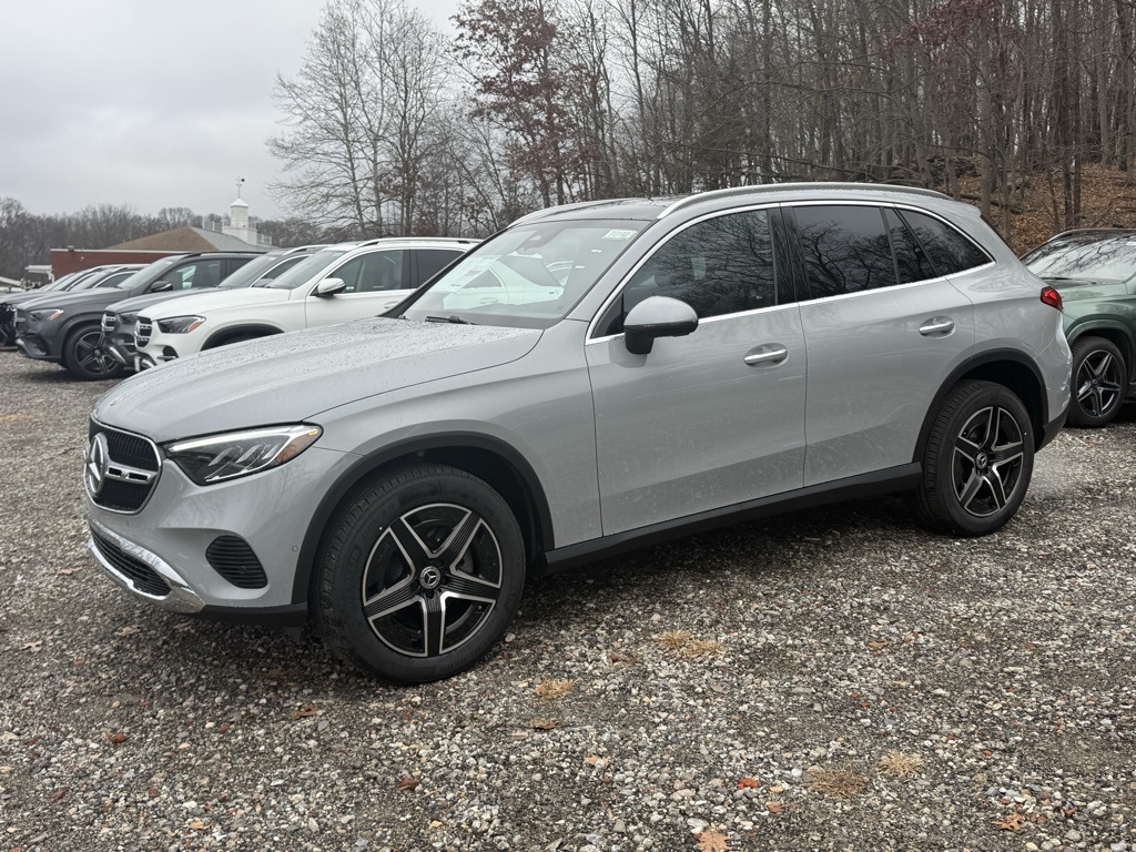 2026 Mercedes Benz GLC 300 4MATIC photo 3
