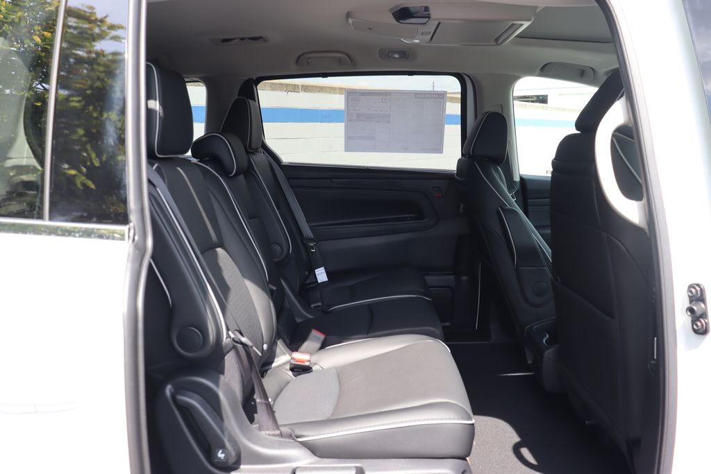 2026 Honda Odyssey Elite photo 11