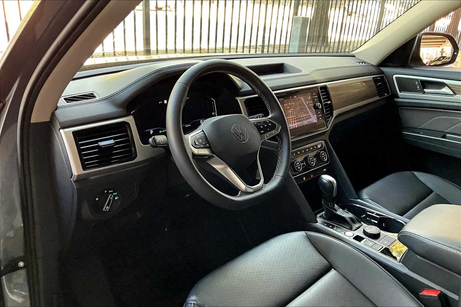 2023 Volkswagen Atlas V6 SEL photo 12