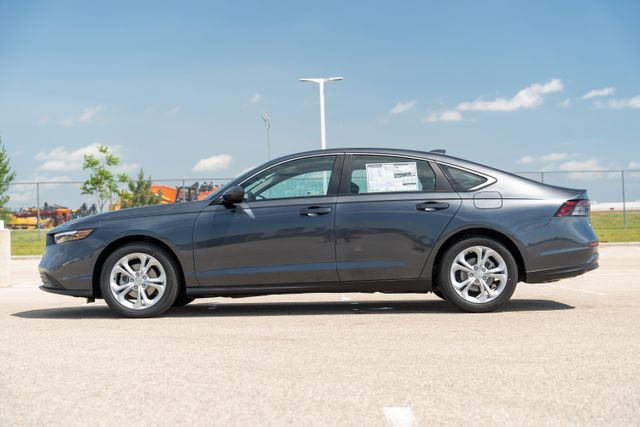 2025 Honda Accord LX photo 4