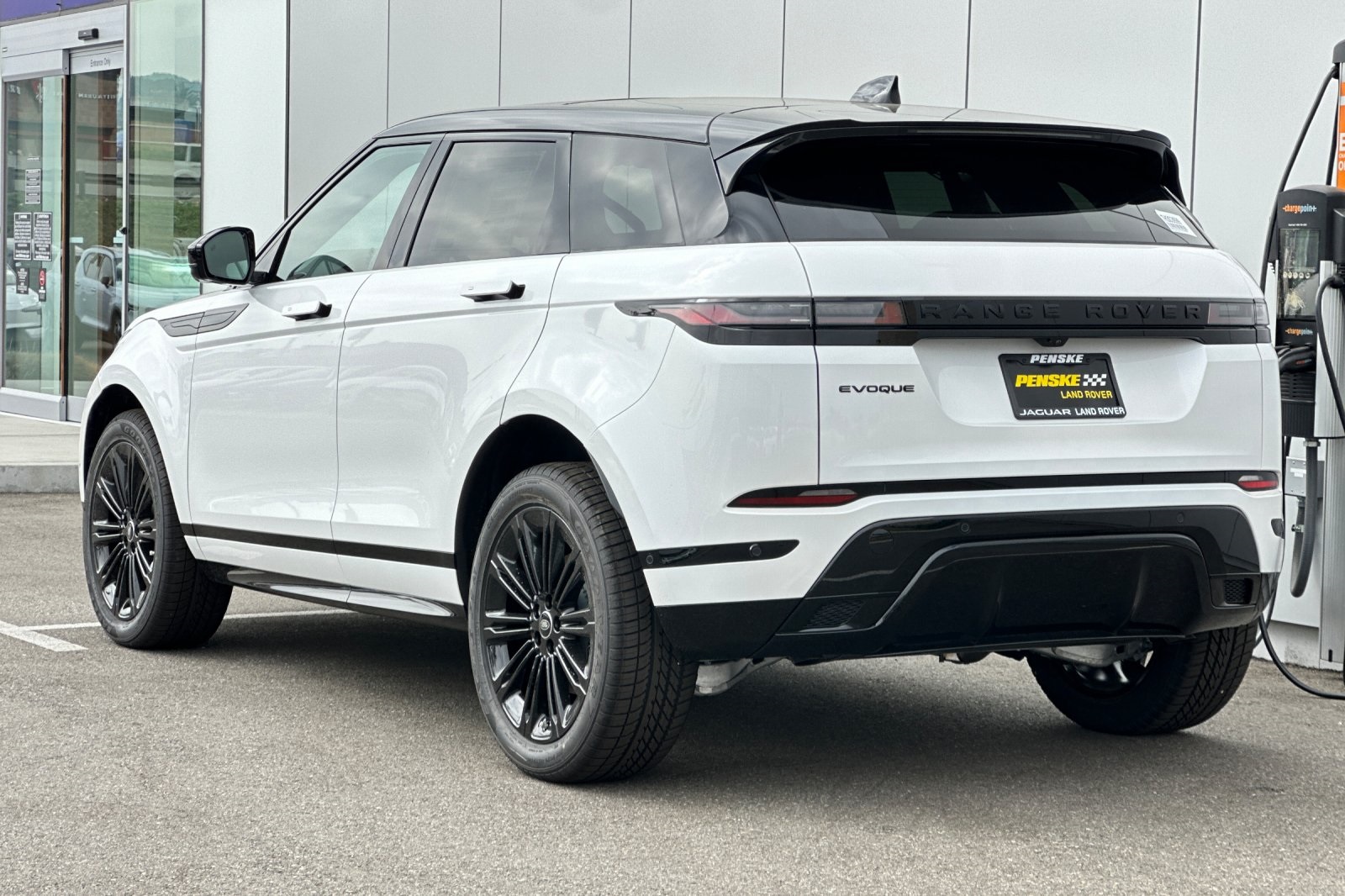 2026 Land Rover Range Rover Evoque Dynamic SE photo 2