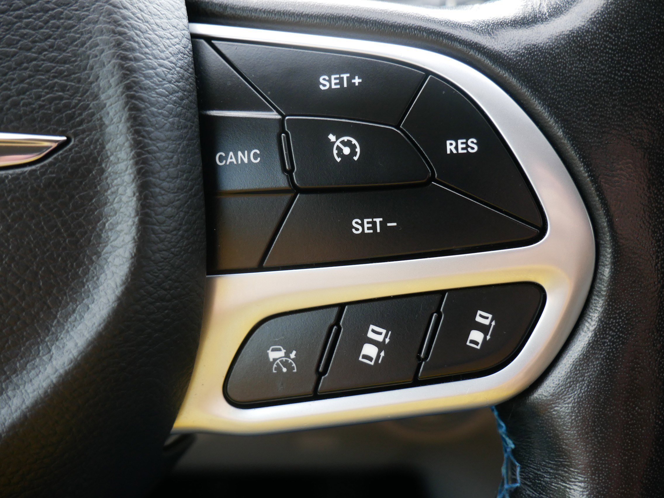 2021 Chrysler Pacifica Touring L photo 18