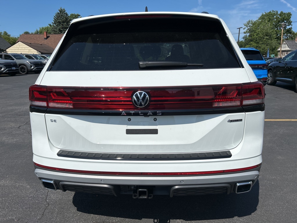 2025 Volkswagen Atlas Peak Edition SE photo 3