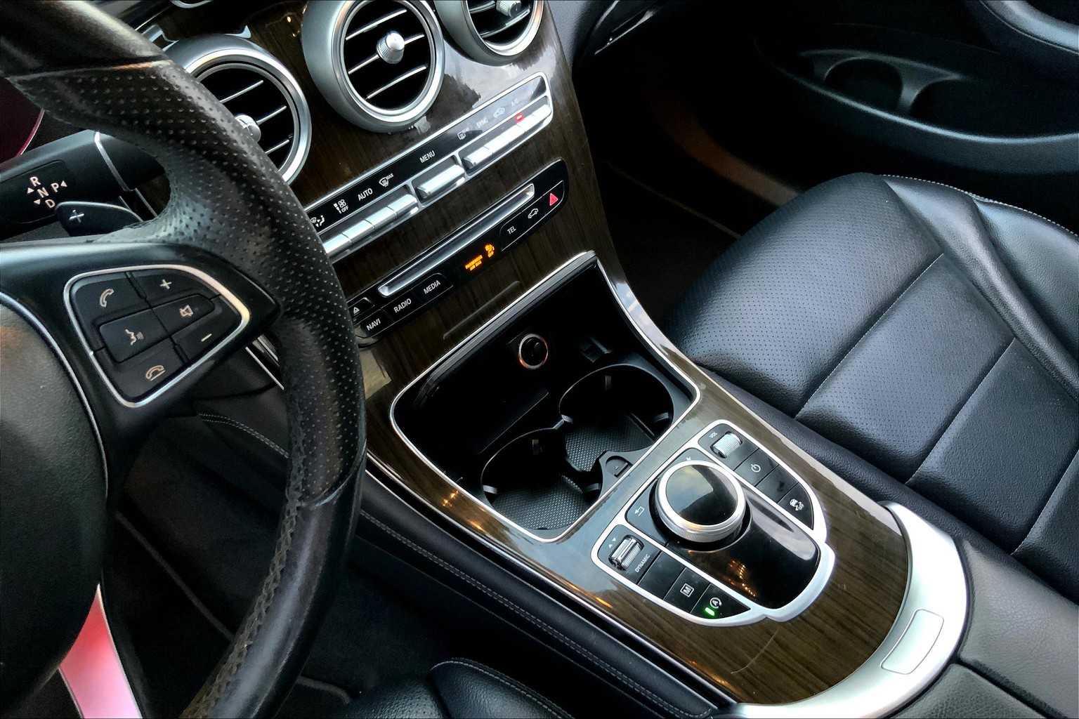 2018 Mercedes Benz GLC 300 photo 14