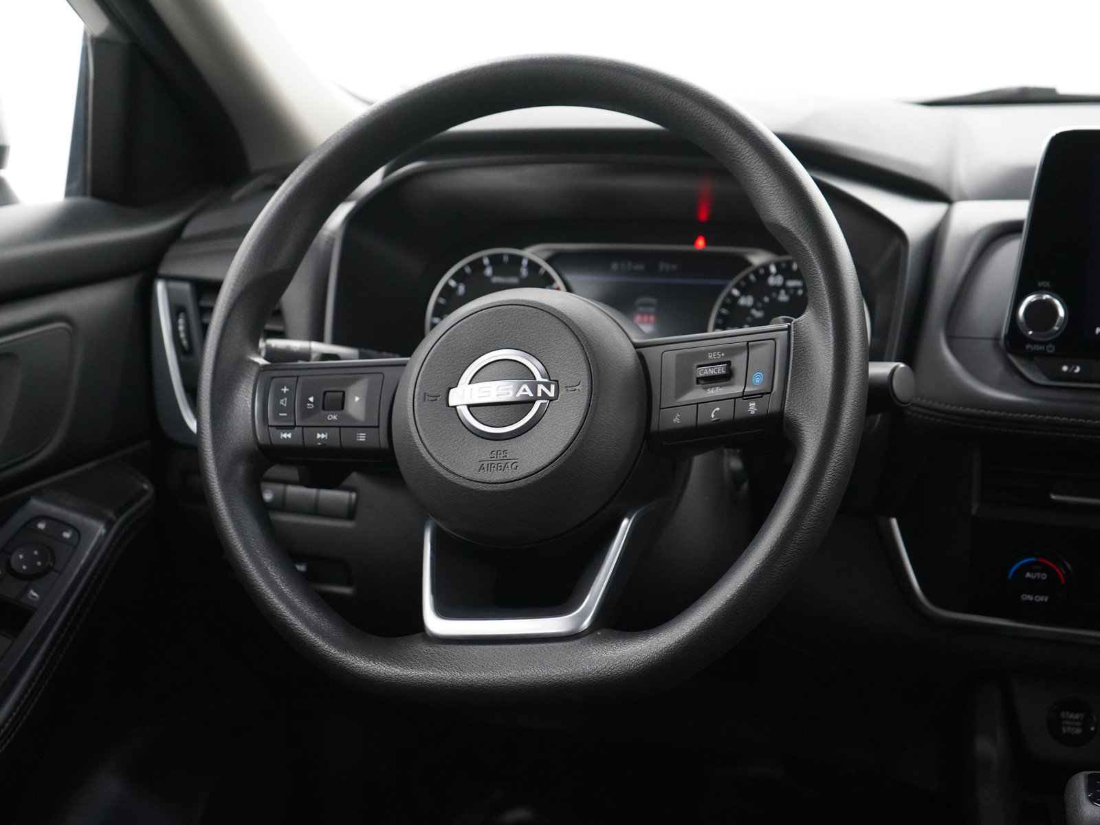2024 Nissan Rogue SV photo 15