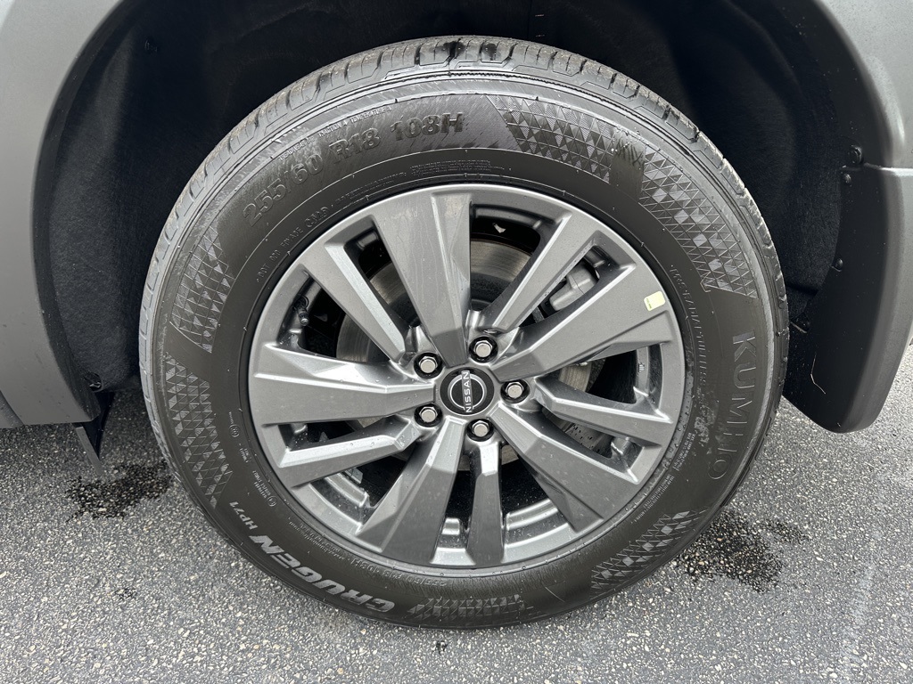 2025 Nissan Pathfinder SV photo 11