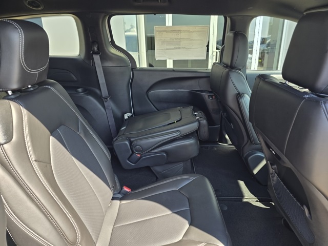 2026 Chrysler Pacifica photo 27
