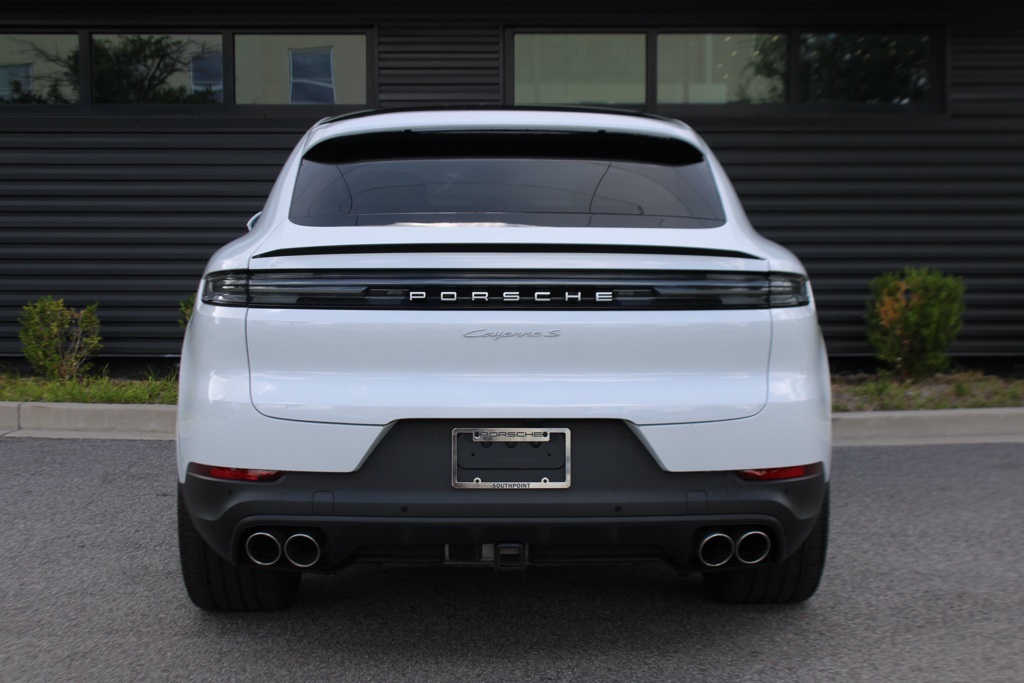 2024 Porsche Cayenne Coupe S photo 6
