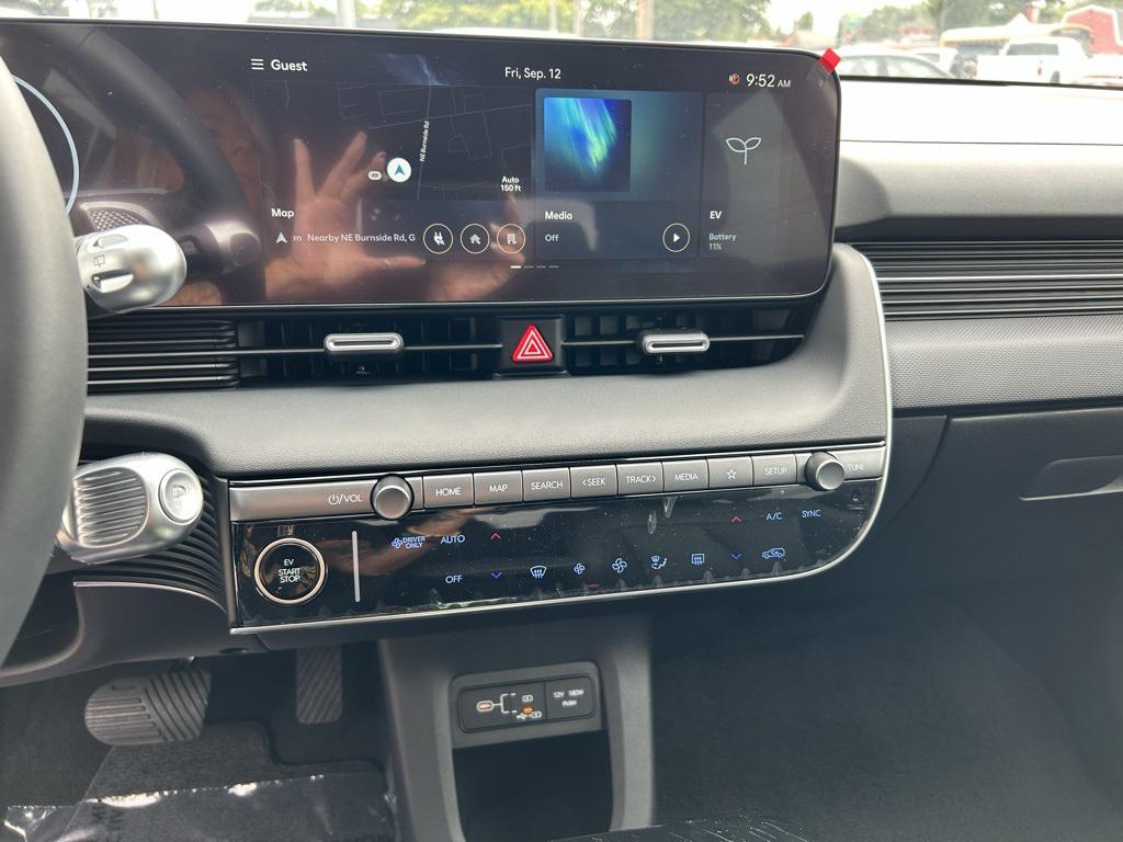2025 Hyundai Ioniq 5 SEL photo 17