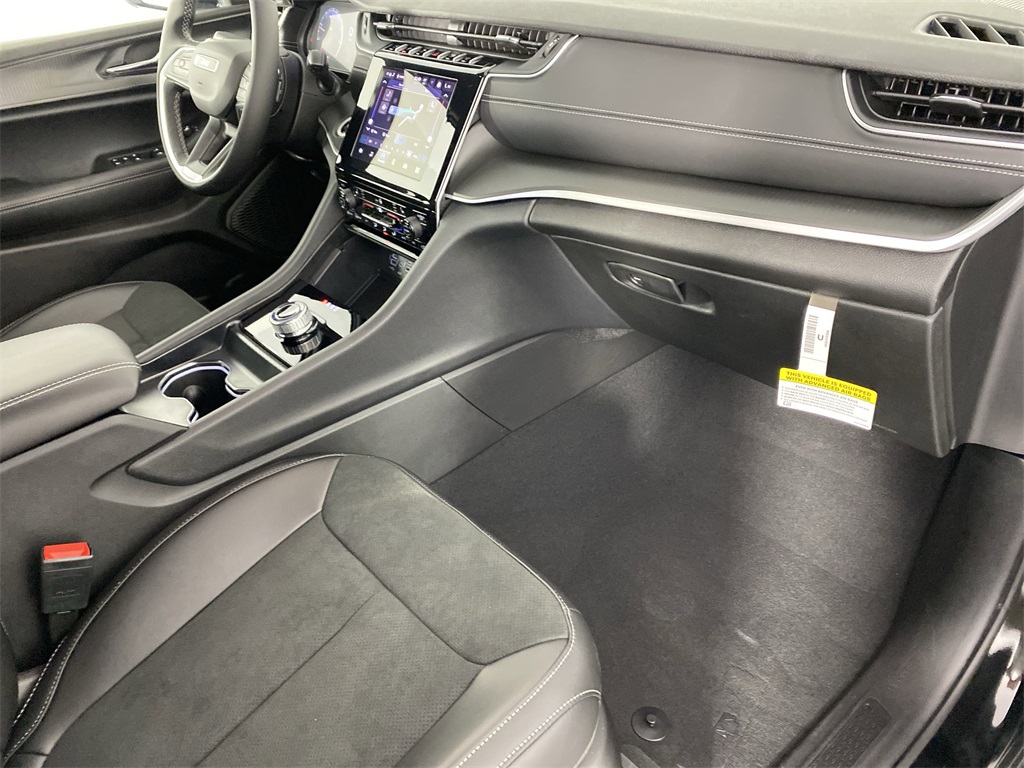 2025 Jeep Grand Cherokee Altitude X photo 31