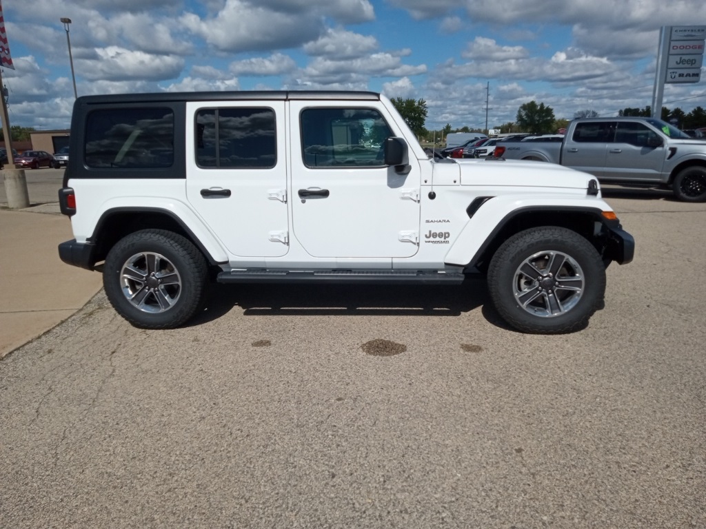 2021 Jeep Wrangler Unlimited Sahara photo 4