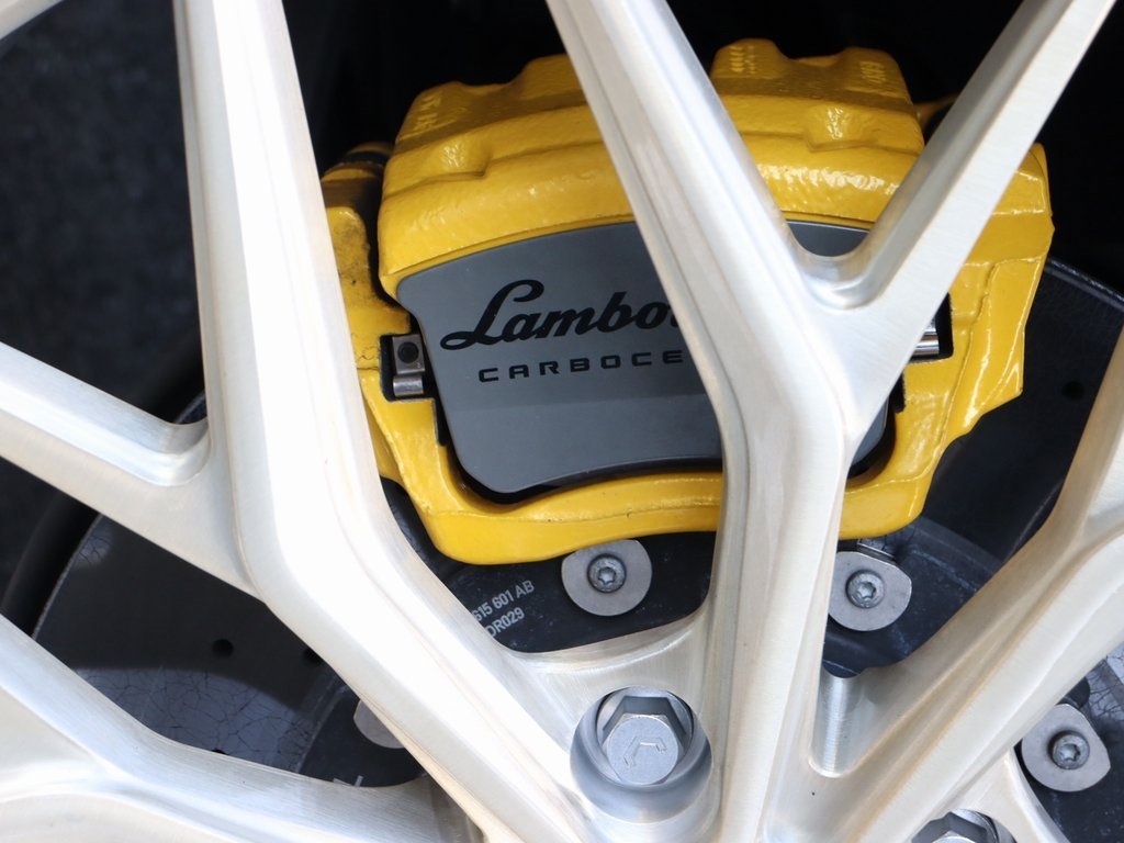 2022 Lamborghini Urus photo 49