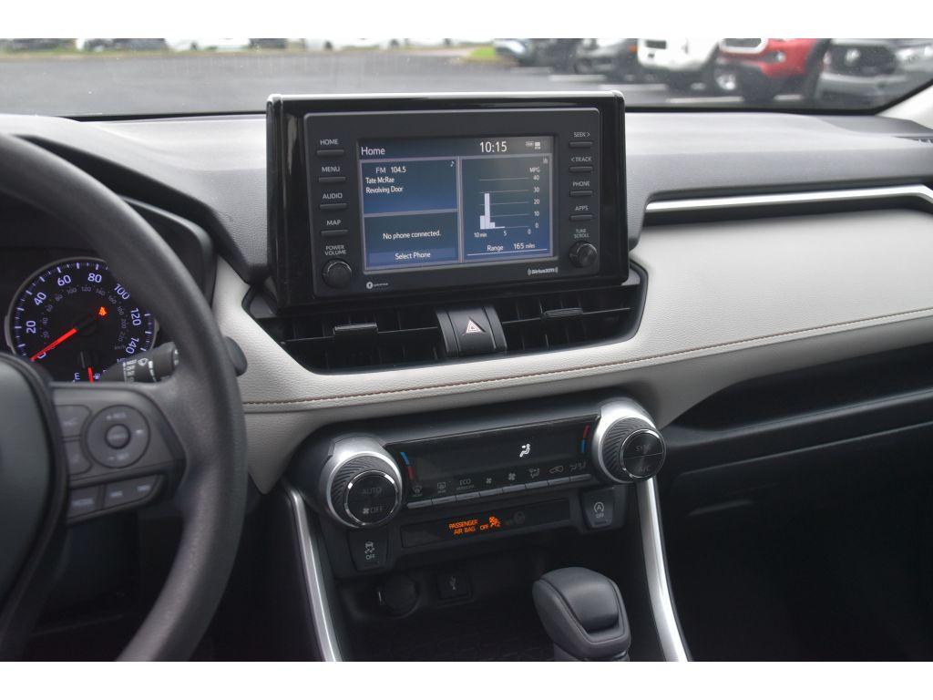 2020 Toyota RAV4 XLE photo 20