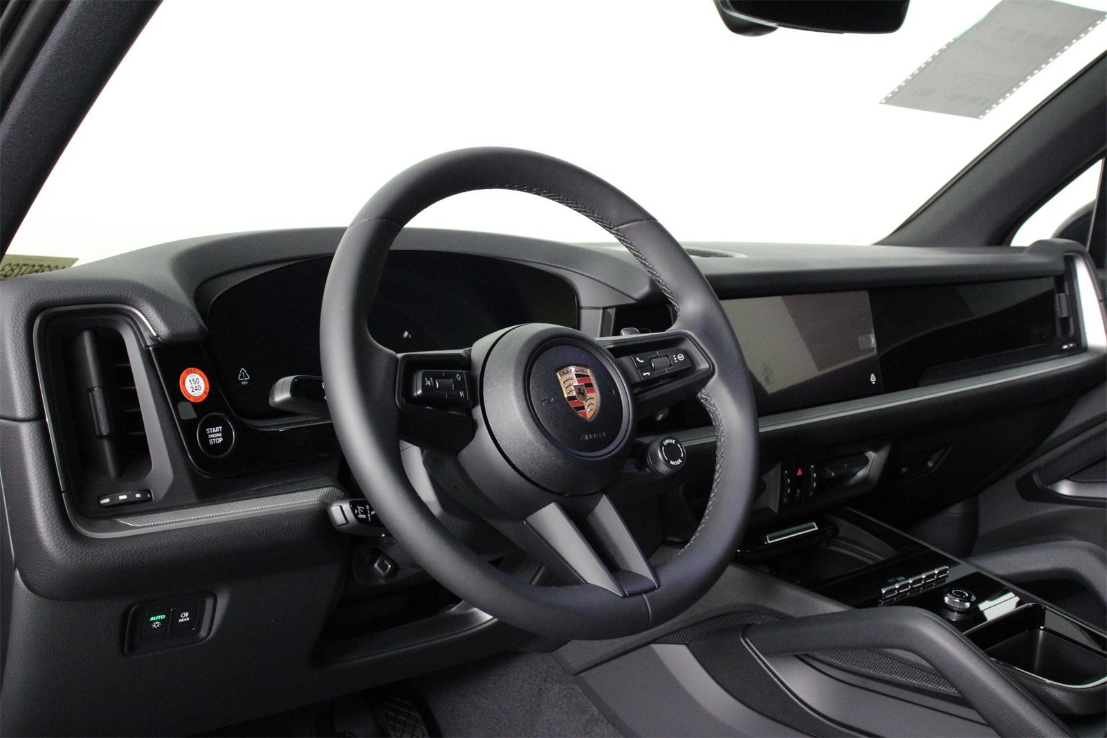 2025 Porsche Cayenne photo 4