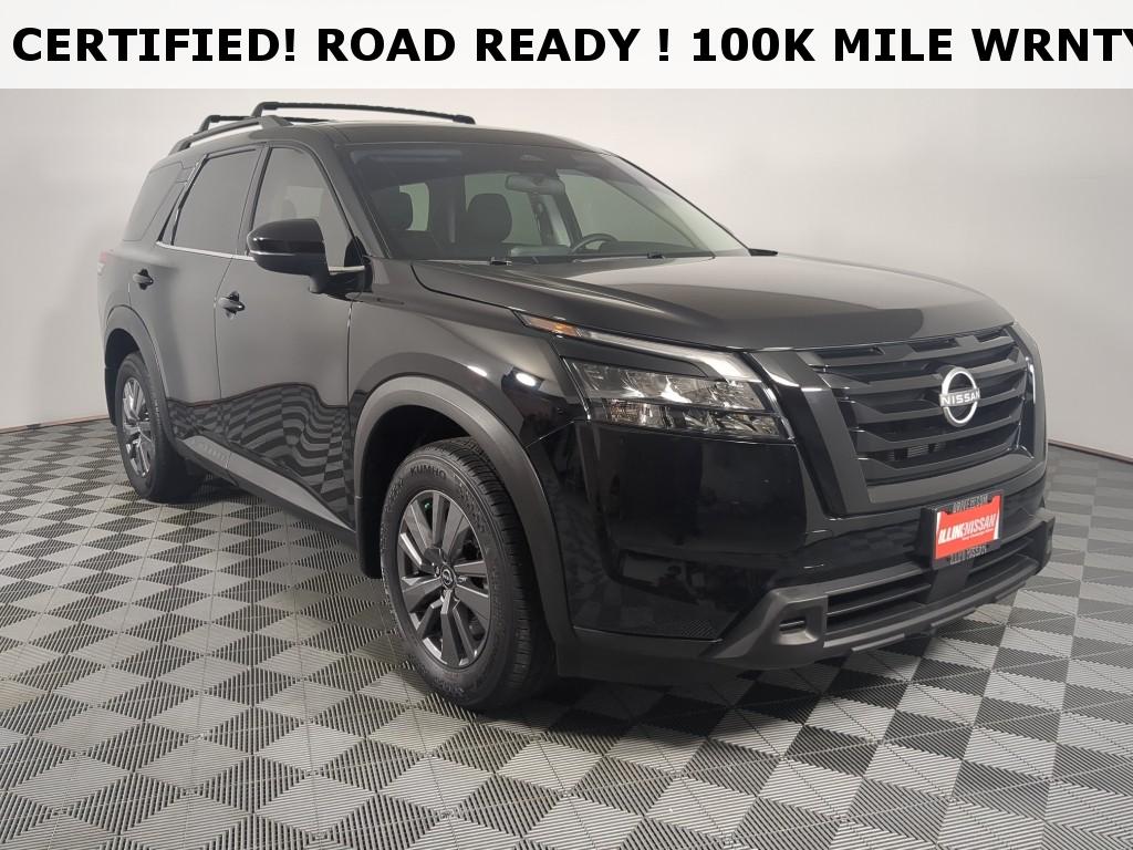 2024 Nissan Pathfinder SV's photo