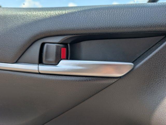 2023 Toyota Camry SE photo 24