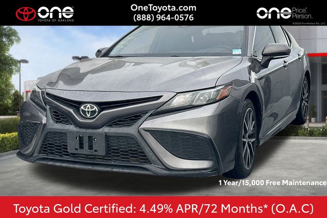 2023 Toyota Camry SE's photo