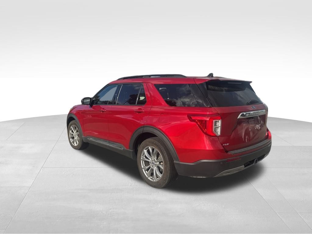 2021 Ford Explorer XLT photo 3