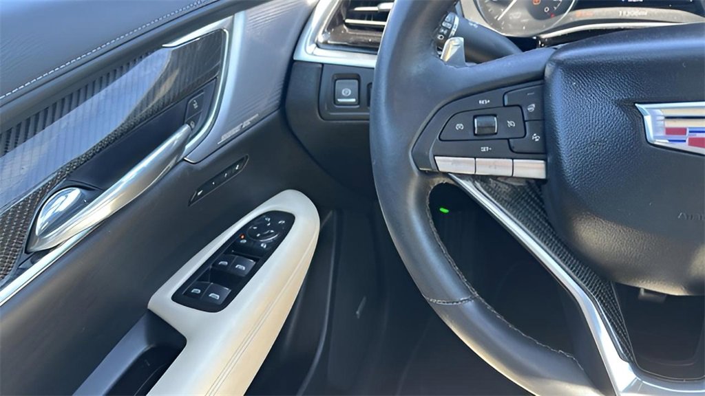 2023 Cadillac XT6 Sport photo 5